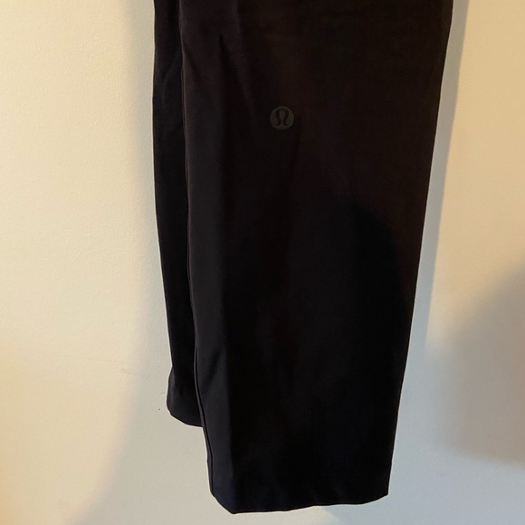 Lululemon On the Fly pant 27" - Picture 10 of 10